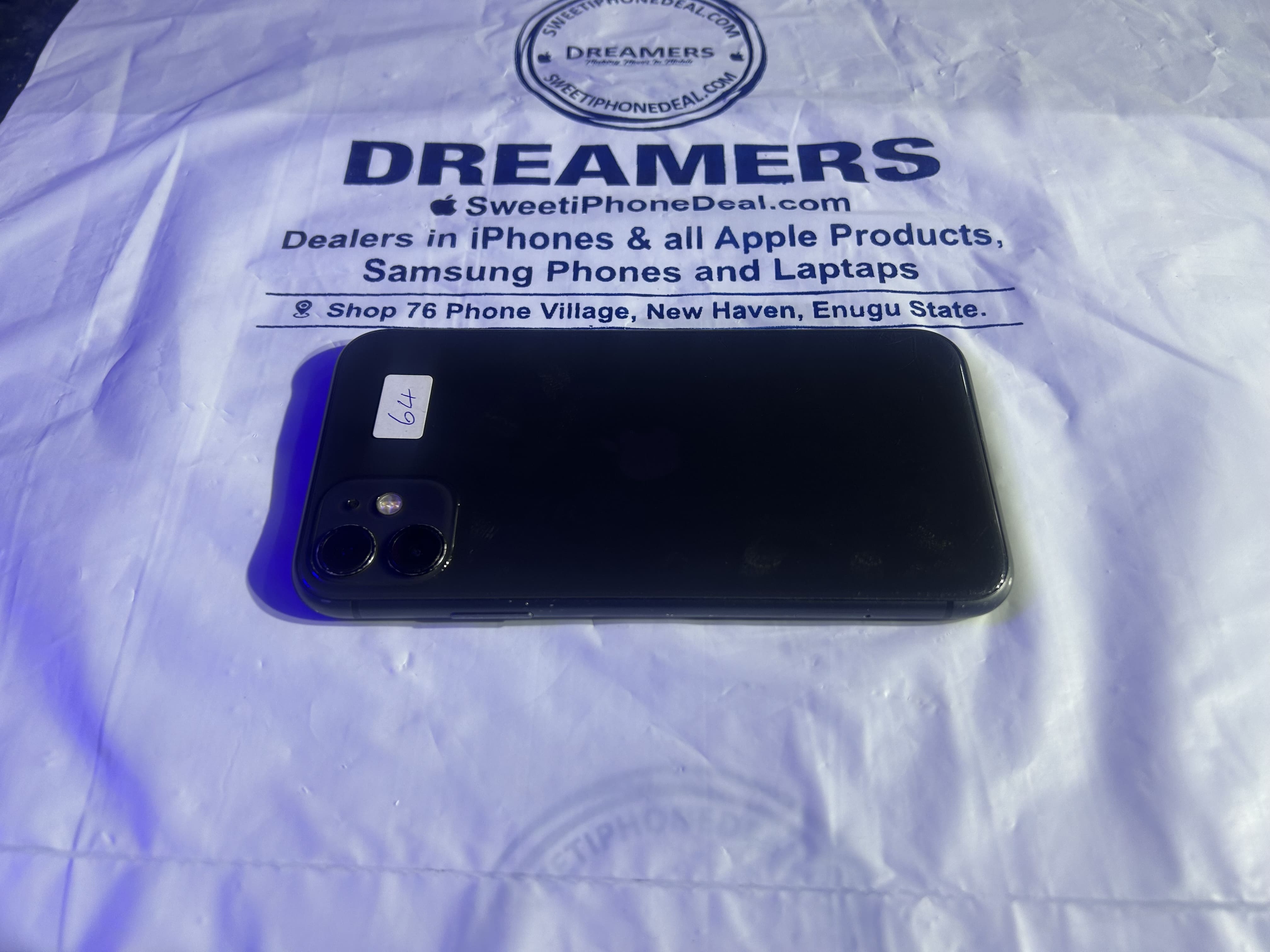 Sweet iPhone 11 64gb